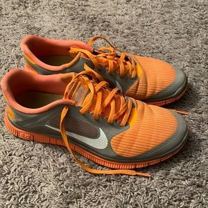Nike soft women’s athletic shoes